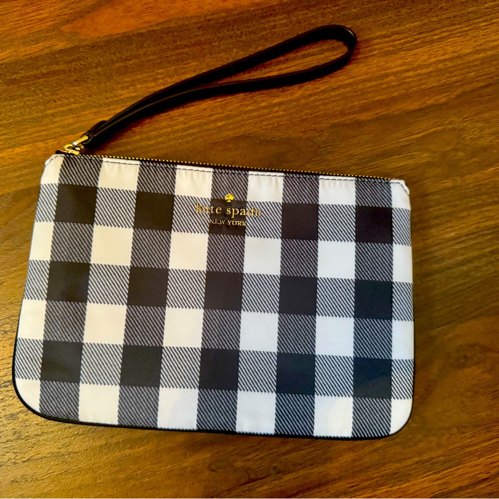 NWT Kate Spade Chelsea Medium Wristlet